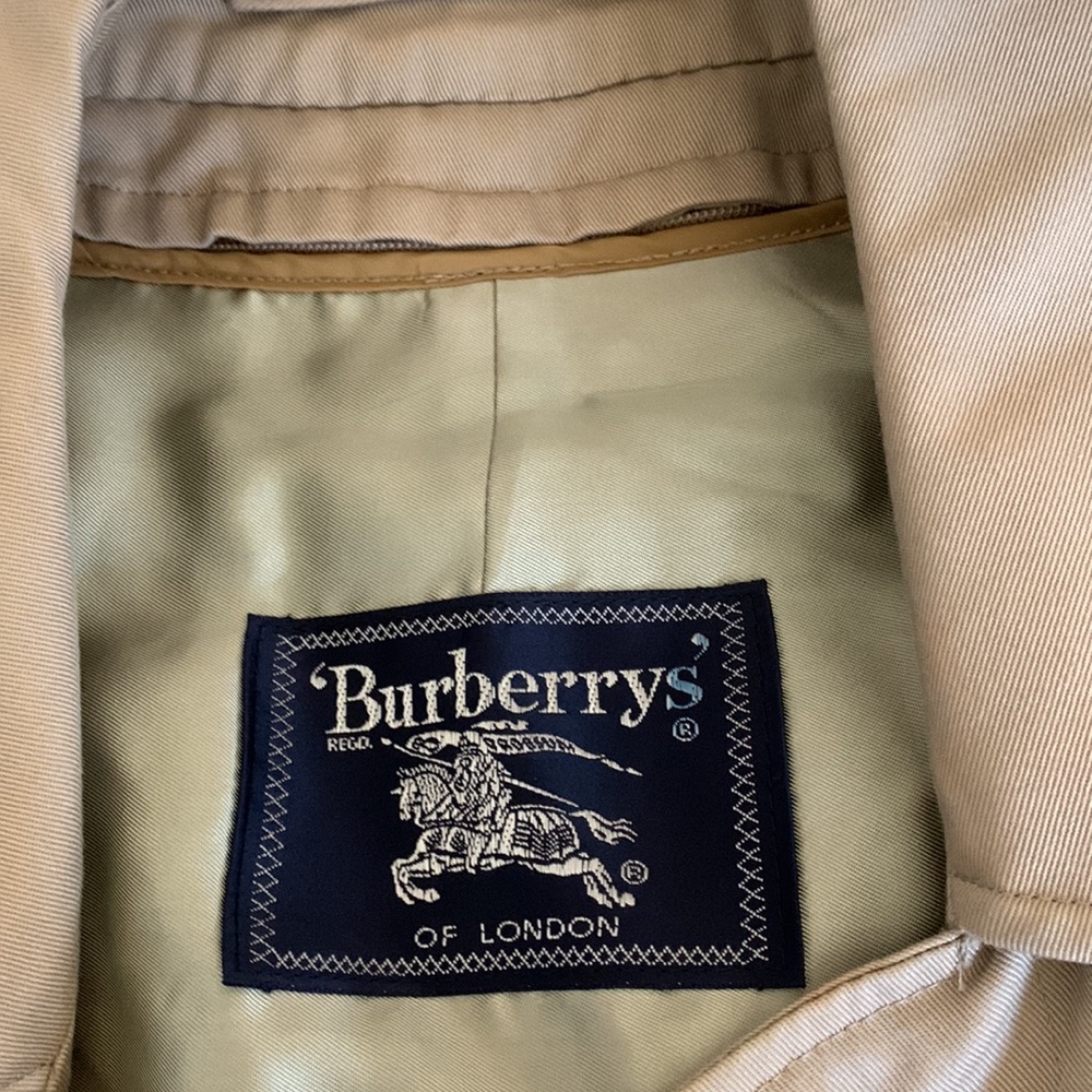 Vintage Burberry Coat with Removable Wool Lining - Picture 6 of 16